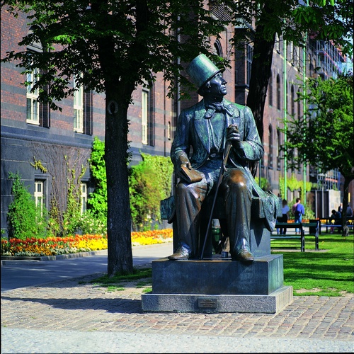 Hans Christian Andersen Statue – Scandinavian Heritage Association