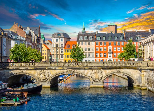 Copenhagen Sightseeing Tour with Airport Transfer - Nordic Experience
