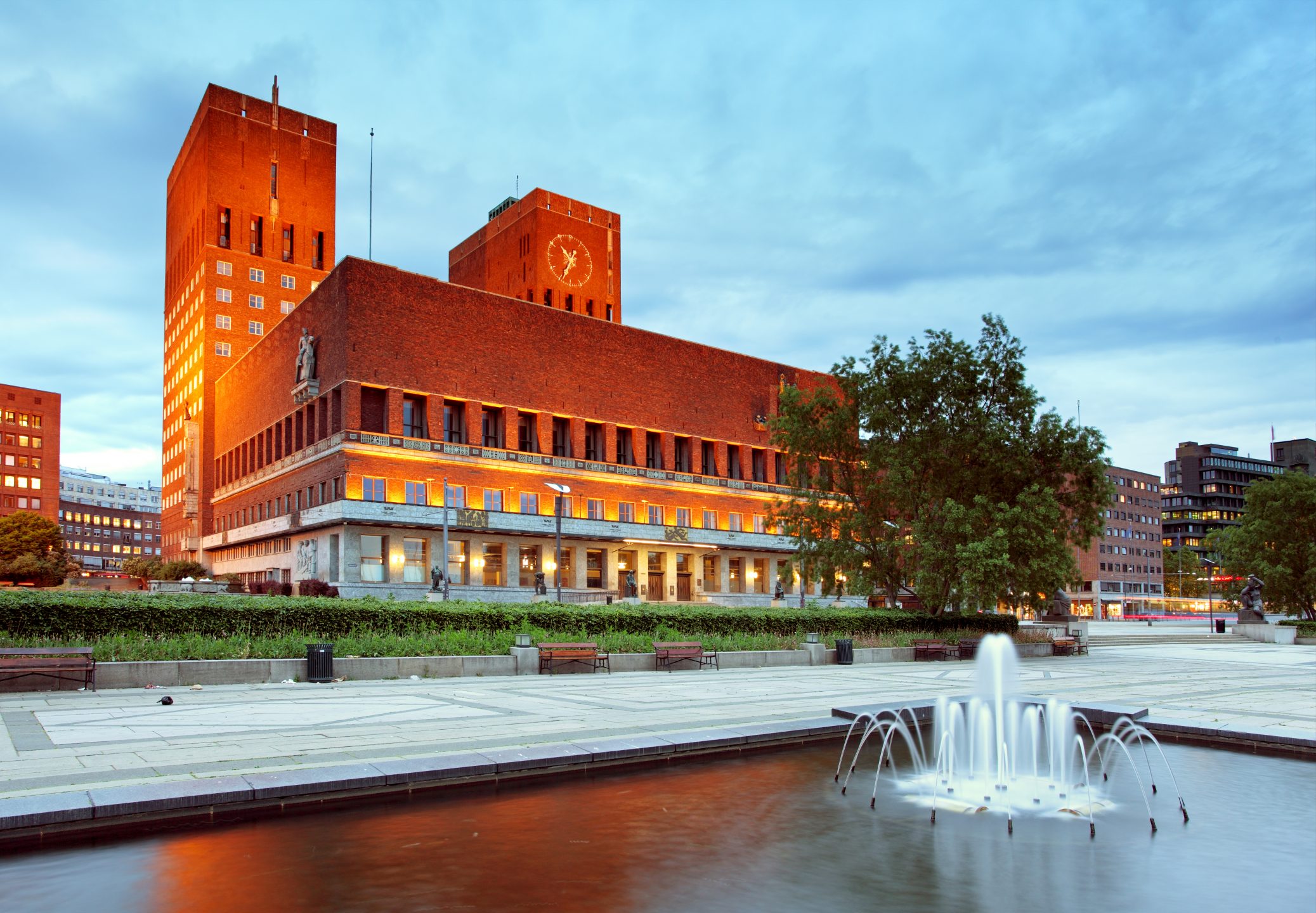 visit oslo city hall