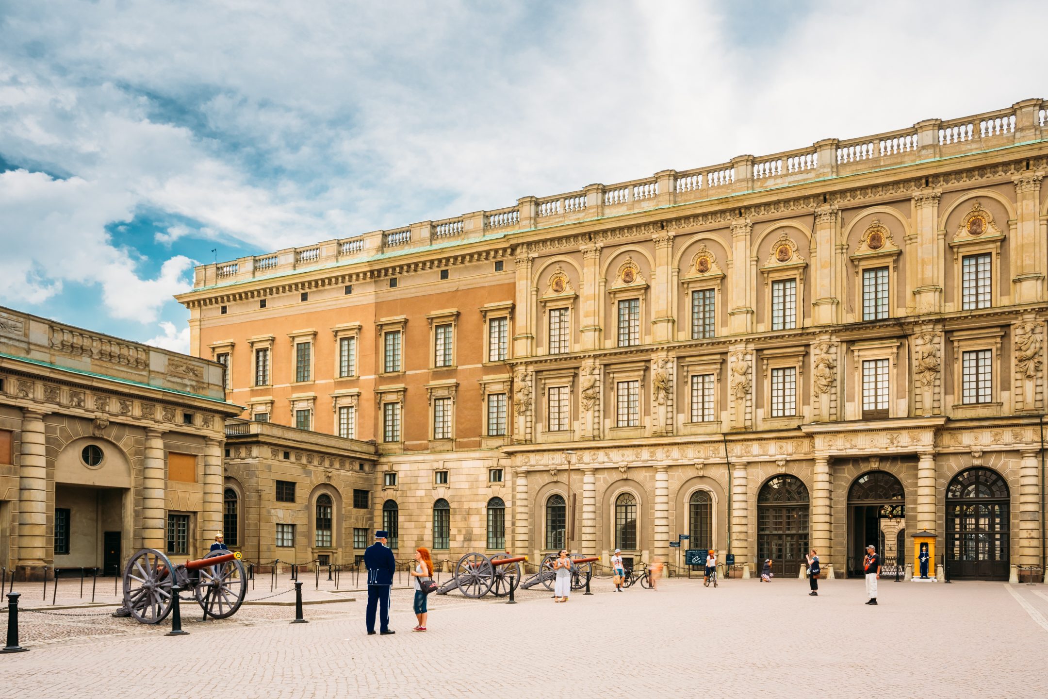 visit the royal palace stockholm