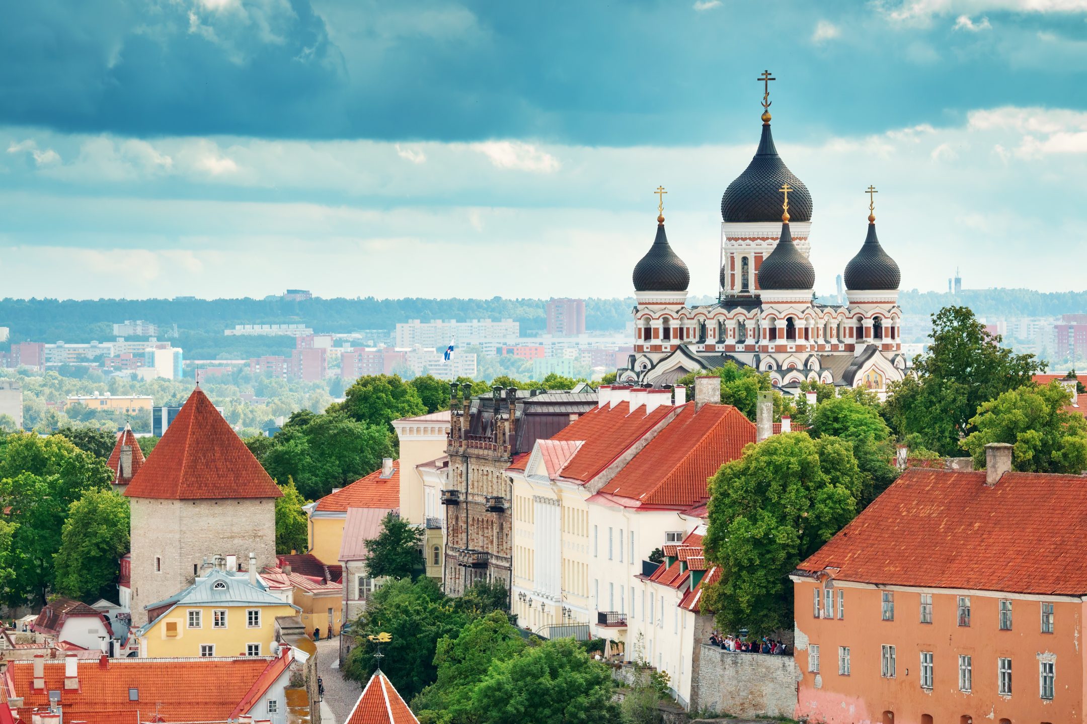 how many tourist visit tallinn each year