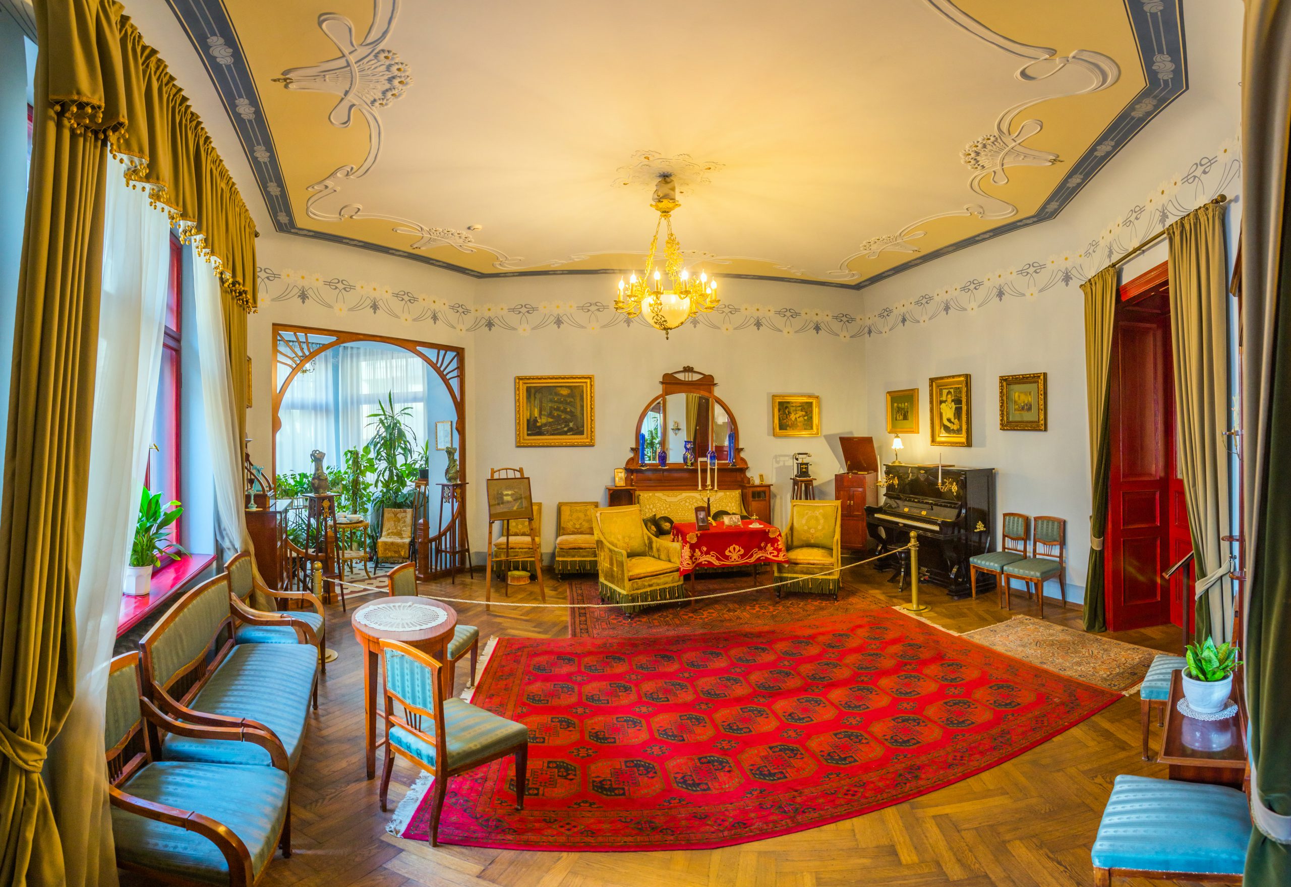 Riga Sightseeing Tour & Art Nouveau Museum - Nordic Experience